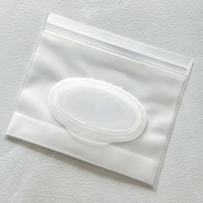 「全子育てママさんにおすすめ」「2つ買ったけどもっと欲しい」セリアの“天才ケース”がSNSで大絶賛「荷物がかさばらなくて最高」