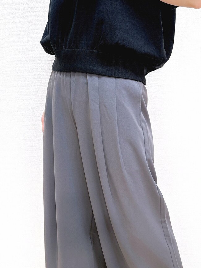 「全色購入しました」GUの“ひんやりワイドパンツ”着心地よすぎて毎日履きたい！「体型をカバーしてくれる優れもの」「通勤にも休日にも使える」【購入レビュー】