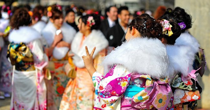 「成人式」が相次ぎ中止、振り袖トラブルを生み出す問題契約とは