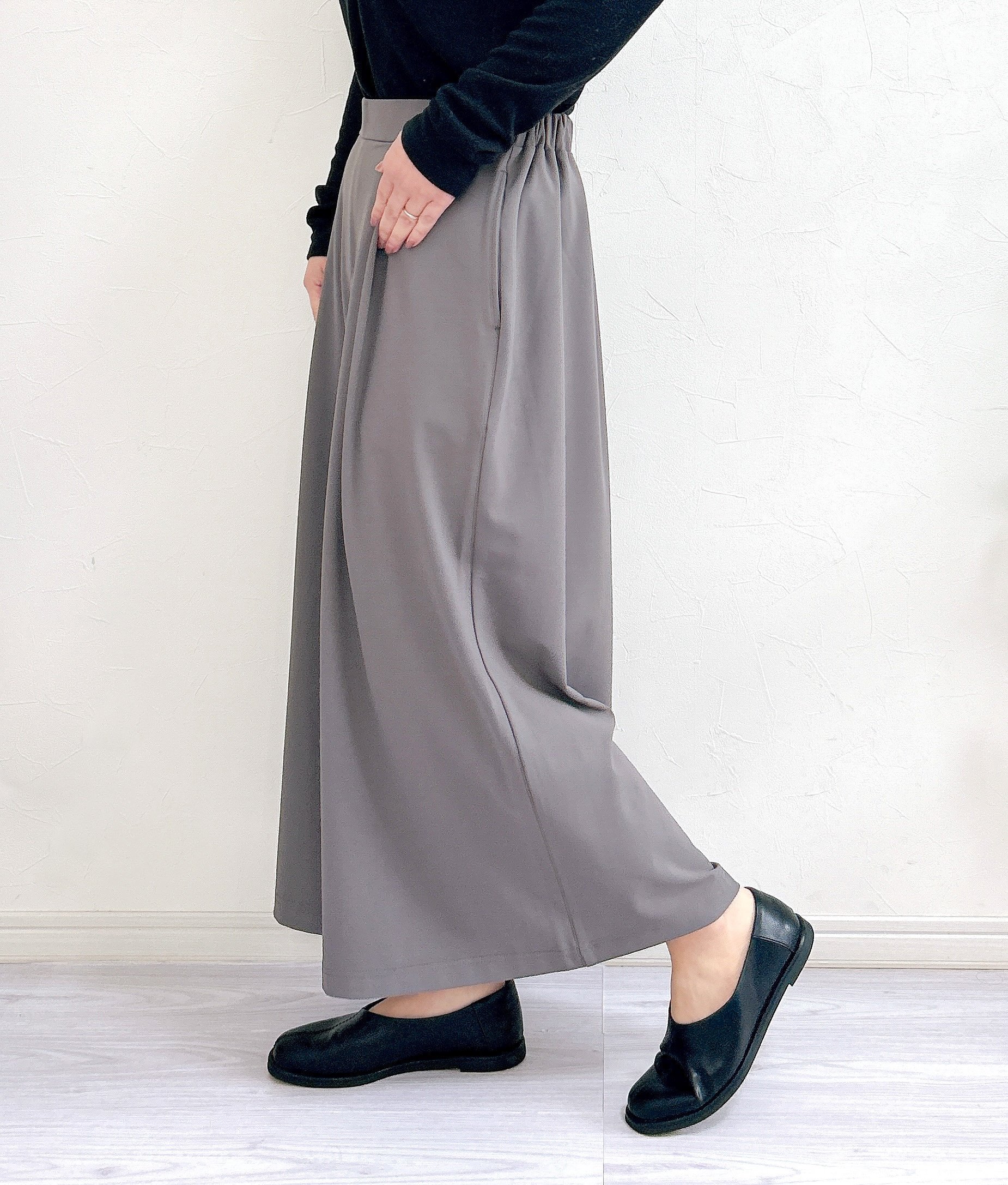 「ヘビロテしそう」「3色目です！」ハニーズの“スカートみたいなパンツ”楽ちんすぎて手放せない！「すべすべで履き心地が良い」