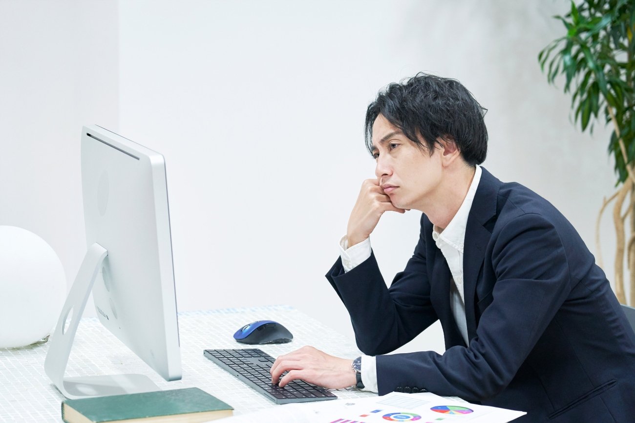 職場にいる「いつも期限に遅れる人」の特徴・ワースト1
