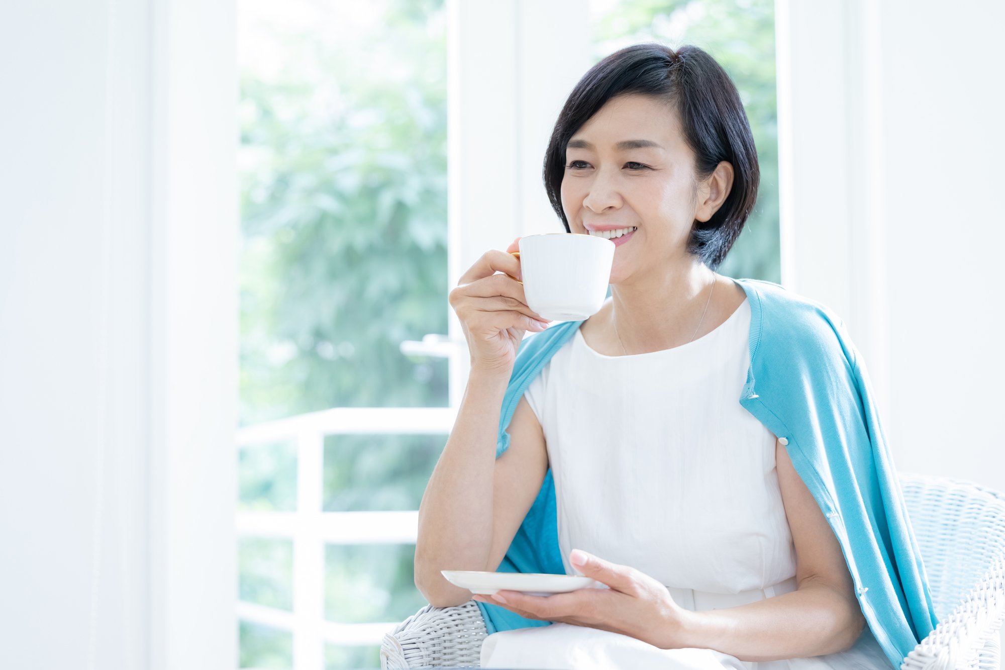 「70歳でも健康な人」が飲むのをガマンしている「お酒じゃない」飲み物とは?【10万人の男女を30年調査】