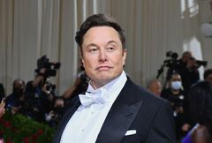 マスク氏がアップル批判「アップストアからツイッター削除と脅す」