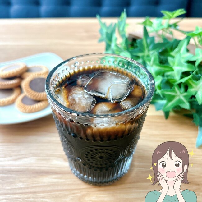 「一目惚れして購入」アフタヌーンティーの“星空みたいなガラスマグ”うっとりする美しさ!「可愛すぎる」「見るだけで癒されます」