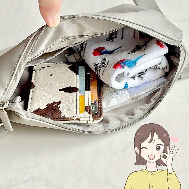 カードや診察券が11枚入った…!3COINSの“ぺたんこケース”ミニ財布がわりになって便利!「2個購入しました」「可愛いので愛用してます」《購入レビュー》