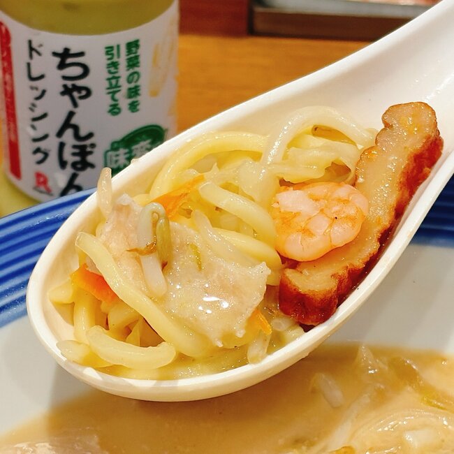 「二郎みたいなの出てきた」リンガーハットの“わんぱくすぎるメニュー”山盛りで食べ応えバツグン！「見た目のボリュームに圧倒」「食べても食べても野菜が減らない」《実食レビュー》
