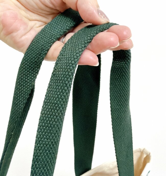 1泊分の荷物が入った…！スターバックスの「大容量トートバッグ」がポケットたくさんで使いやすい！スタバっぽい配色がかわいいし、3000円とお手頃なのも嬉しい！《購入レビュー》