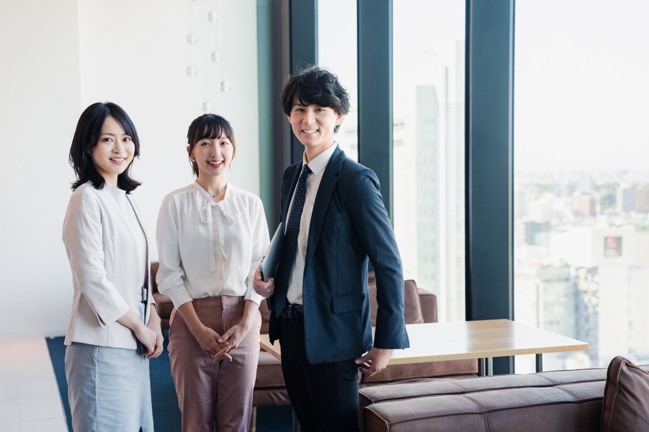 「凡庸なリーダー」は部下に短所を改善するようアドバイスするが、「できるリーダー」はどうするか？