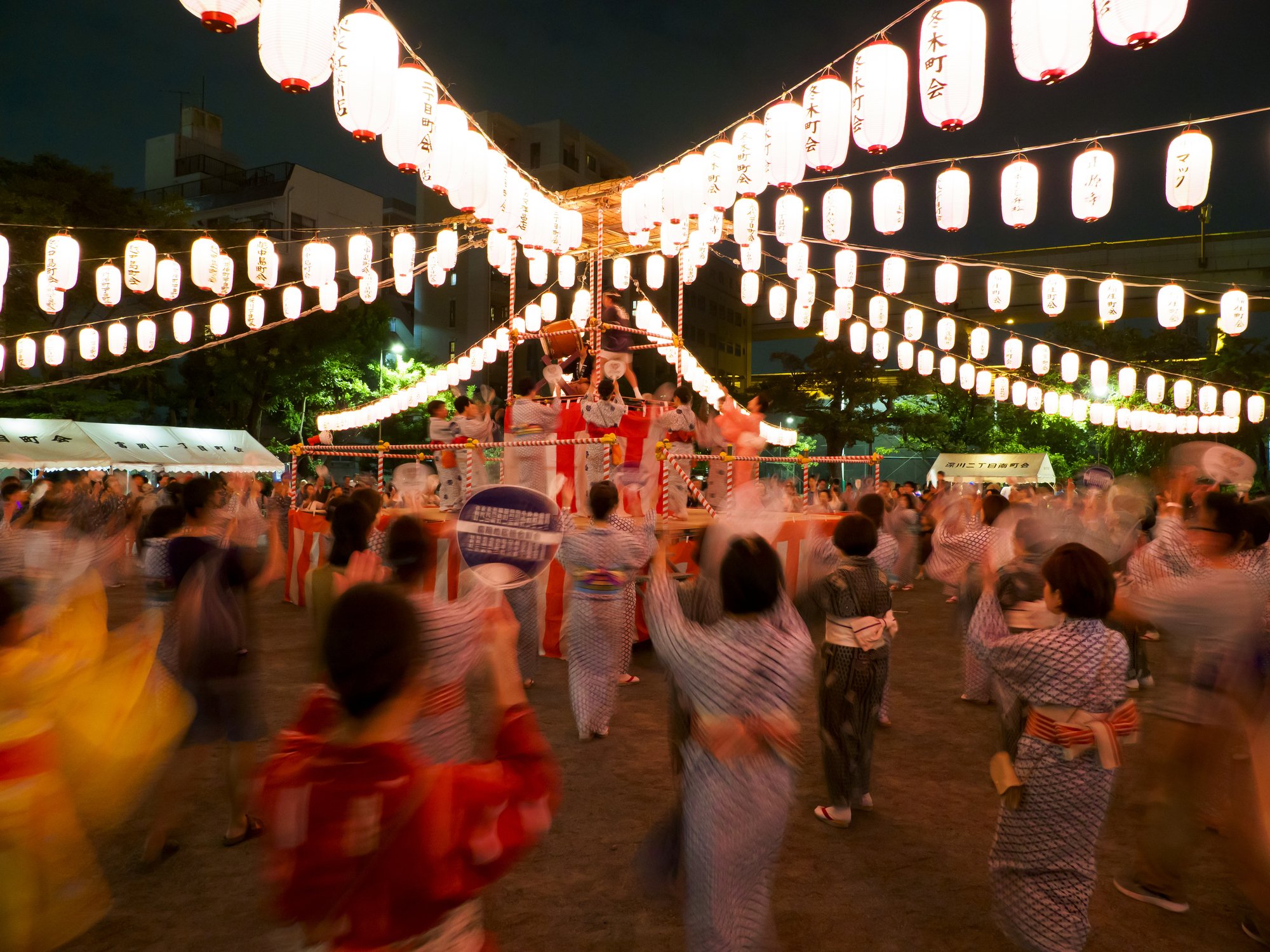 ドジャース「キケポーズ」と盆踊りの共通点、連帯感を強める「幸せの脳内ホルモン」とは?