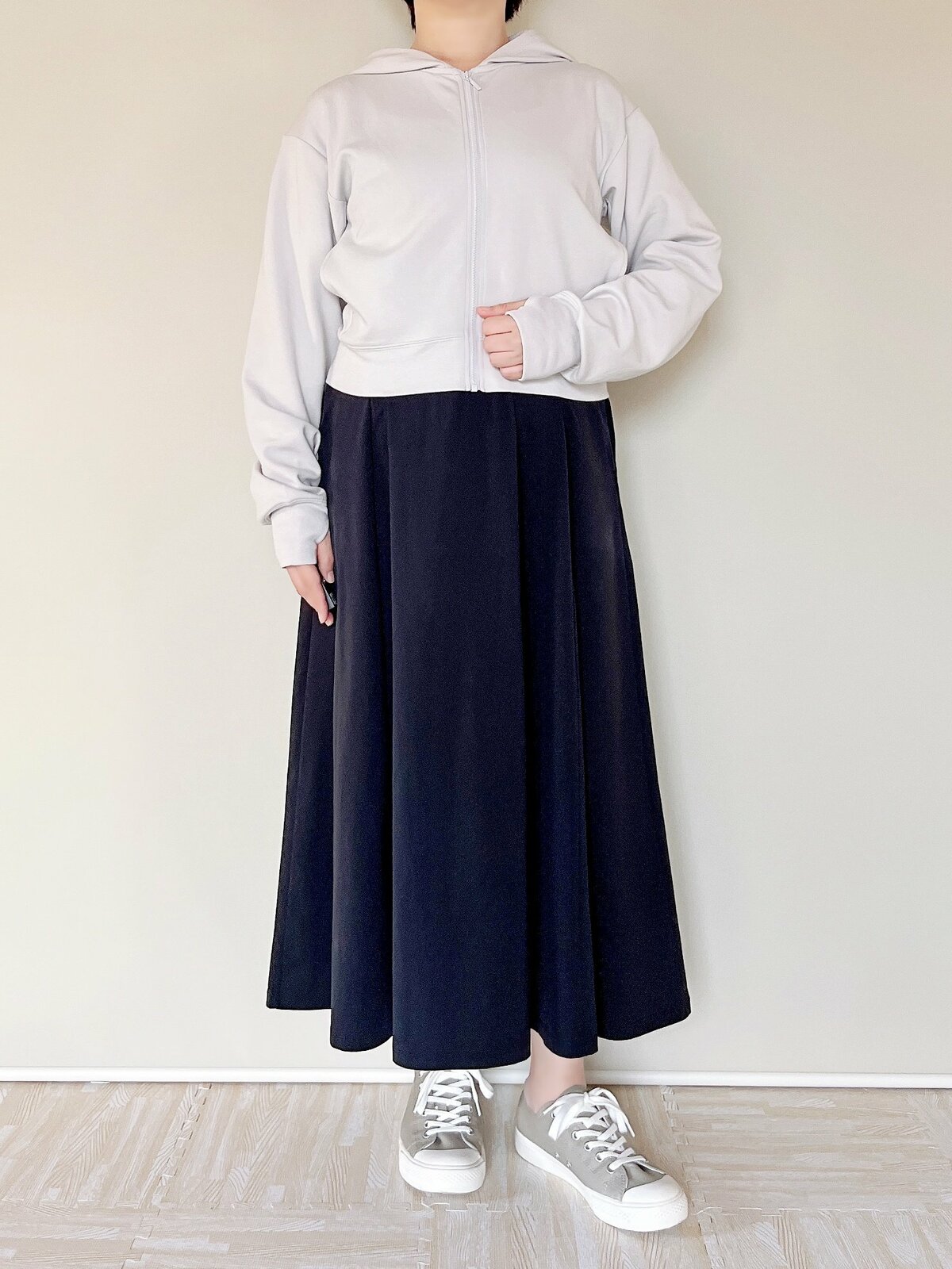 《GU値下げ品》サッと羽織るだけでかわいい“脚長見せトップス”1990円→1490円は嬉しすぎる!「色違いも買います!」「サラッと着れて何にでも合う」