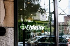 フィデリティ、年内に9000人追加雇用へ