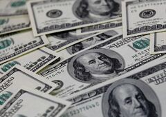 意外なドル高、世界経済回復に懸念
