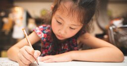子どもの作文が劇的に変わる！表現力を伸ばす“魔法の遊び”とは？