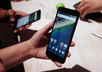 グーグル最新スマホ、中核事業への貢献は謎のまま