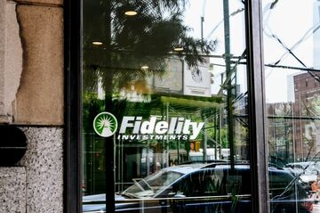 フィデリティ、年内に9000人追加雇用へ