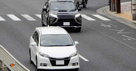 ショートカット右折、コンビニ駐車場の通り抜け…運転中の「近道」はどこから違法？知らずにやると反則金も