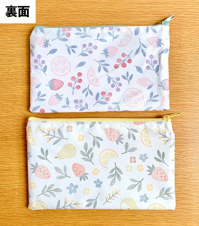 思わず2色買いしちゃったよ！セリアで見つけた“カードが40枚入るポーチ”お薬手帳や診察券をスッキリ持ち歩けます！《購入レビュー》