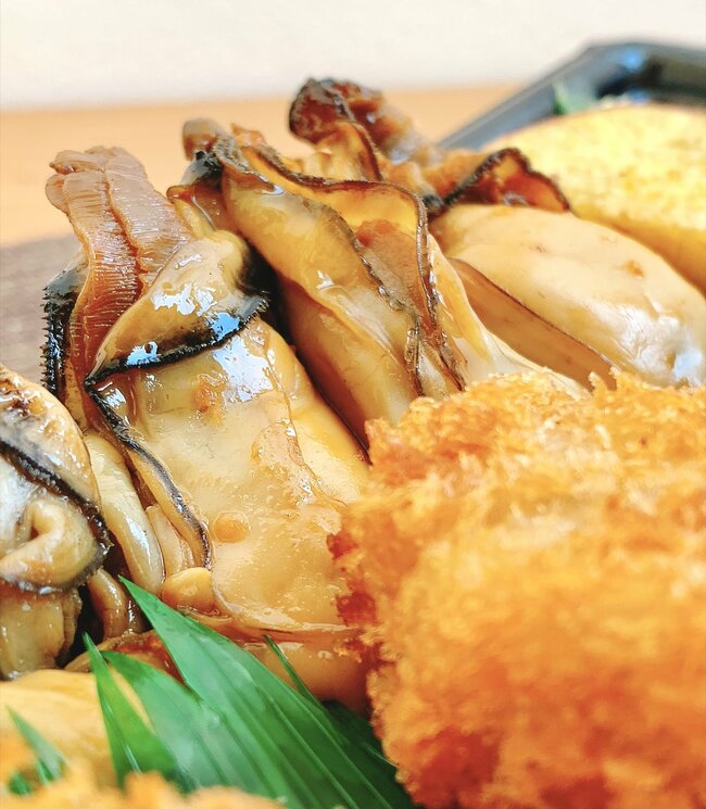 いくらなんでも贅沢すぎる…！ほっともっとの“牡蠣ギュウギュウ弁当”フタを開けてビックリした！《実食レビュー》