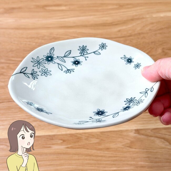 家のお皿、同じもので揃えたい！セリアの「お花畑みたいな食器」可愛くって出番が止まらない…！《購入レビュー》