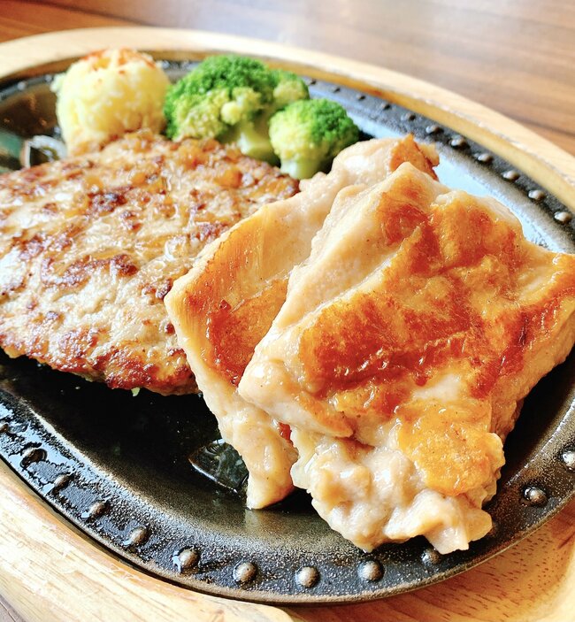 「ハンバーグより美味い」びっくりドンキーの“まさかの新メニュー”ご飯を食べる手が止まらない…！「美味すぎて神」「めちゃウマだったんだけど」