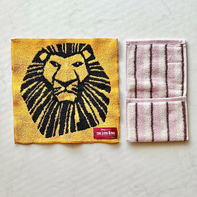 「迷うことなく2色購入」「あっという間に品切れ」3COINSの“ハンカチみたいなポーチ”サニタリーアイテムを目立たずに持ち歩けて大助かり！「もう一つ欲しい」