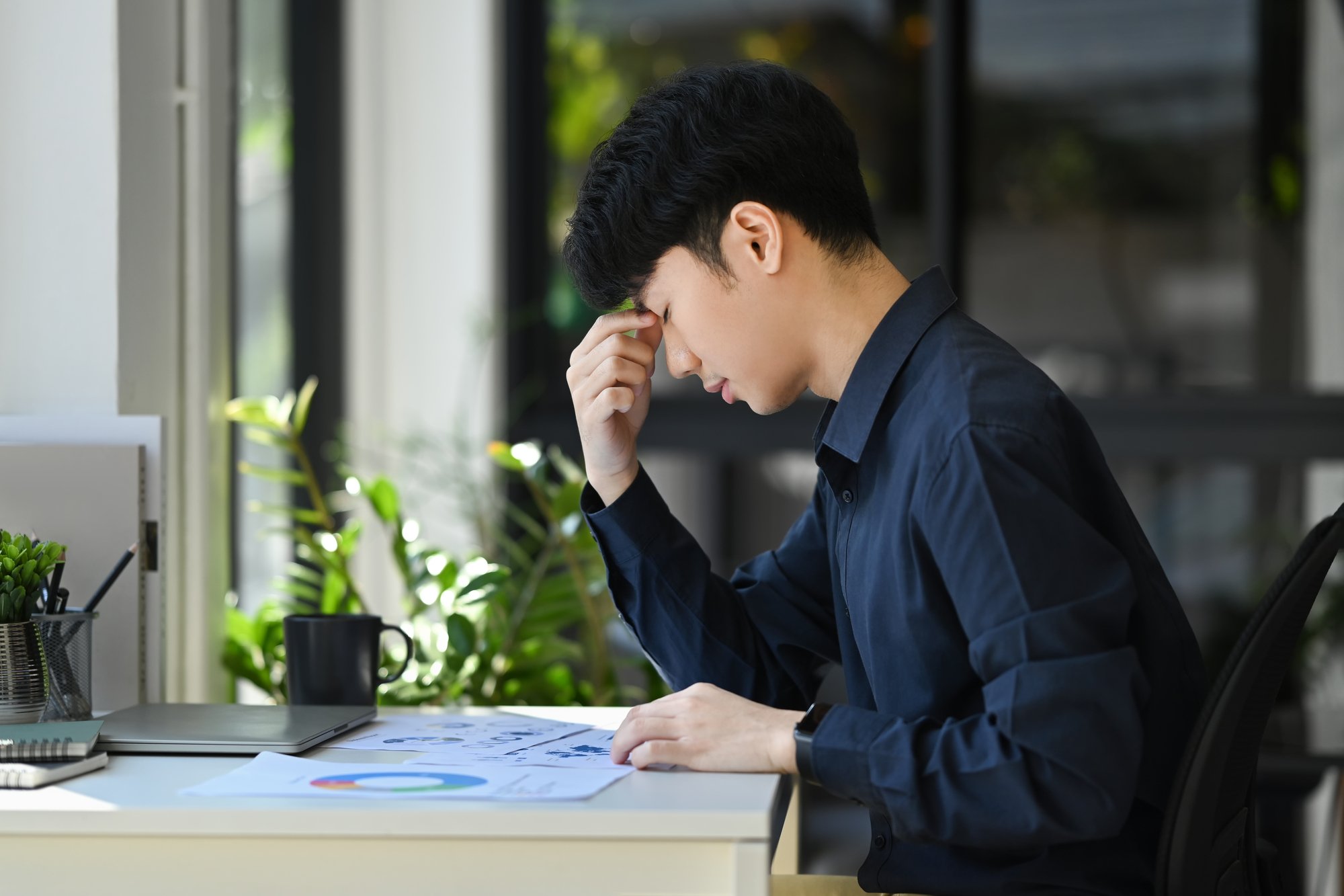 「メール即レス」だけで休日が終わってない?“見えない労働時間”に支配されない休み方
