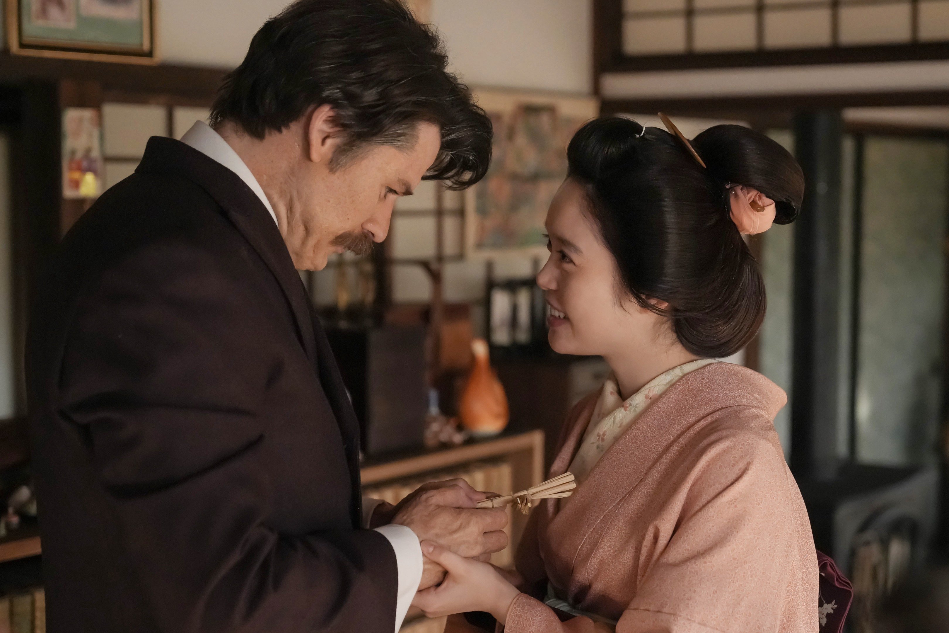 仕事がクビになった夫→贅沢な都会暮らしに慣れた妻の意外すぎる一言〈ばけばけ第119回〉