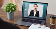 WEB面接では相手の顔を見て話してはいけない