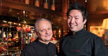 フランス料理界の「人間国宝」となった日本人シェフが語る、人生を変えた“フレンチの神様”の一言とは?