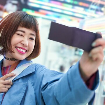 ソニーが高画質Vログカメラ 「ZV-1」を発表 = 美肌は目元口元のしわシミを3段階で軽減、WEBカメラにも!!