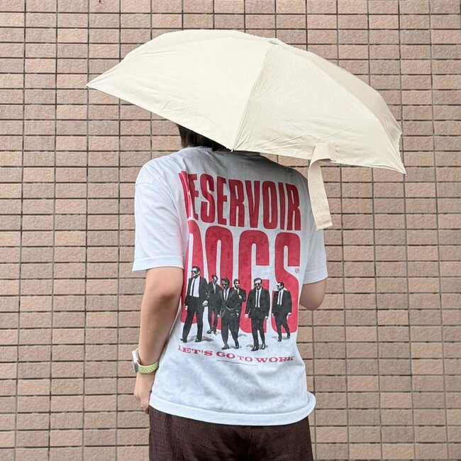 「ラスイチあった」「とにかくコンパクト」ファミマの“スマホサイズの折りたたみ傘”が買って大正解！「コスパで決めました」「持ち歩きやすくて良き！」《購入レビュー》