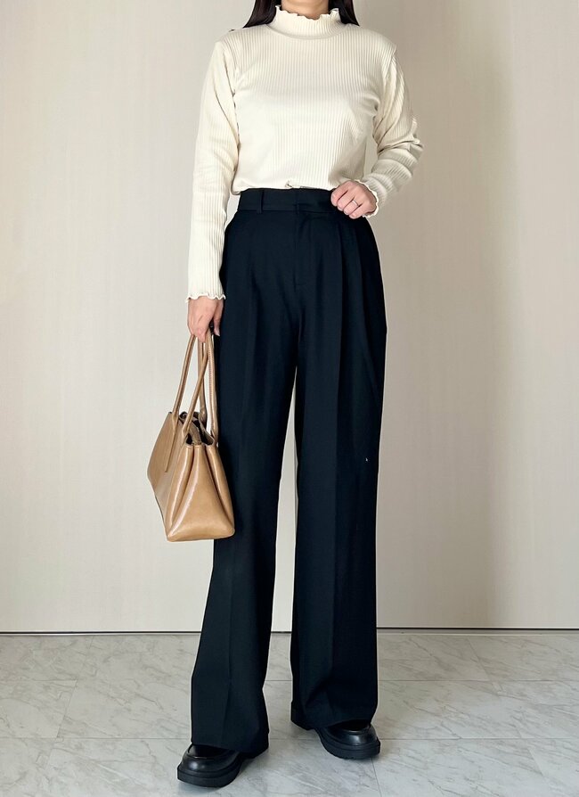 「色違いで4枚目の購入です」ハニーズの“1680円トップス”ポカポカなのに着膨れしなくて感動！「袖のフリルが可愛い」「着心地が本当に良くてリピ」