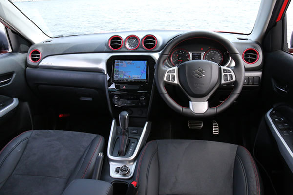 スズキ エスクード1 4ターボ 走りが楽しい 便利suv を解剖 試乗記 Car And Driver 注目カー ファイル ダイヤモンド オンライン