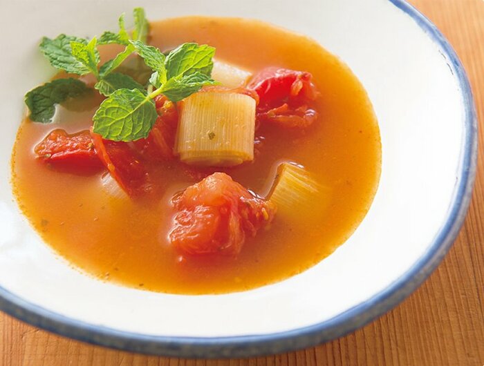 トマトとハーブのスープ