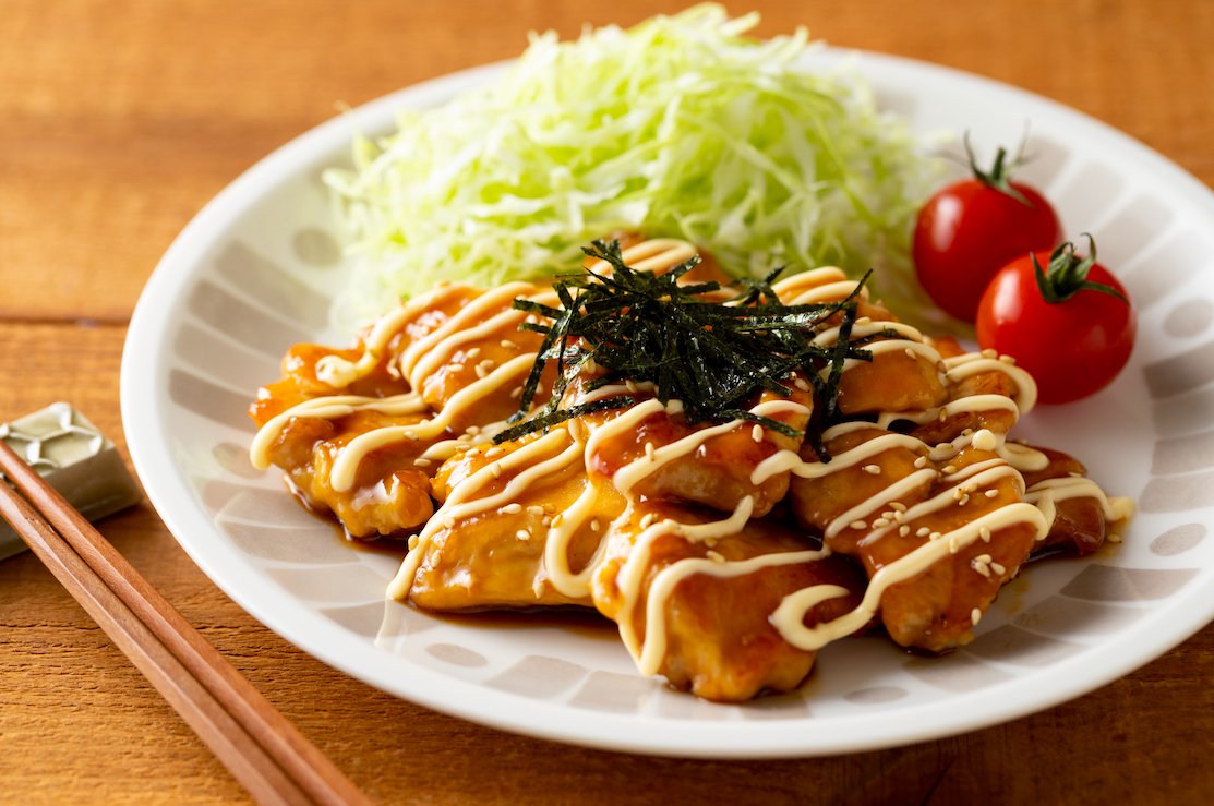 【裏ワザ料理】10分でできる! 鶏むね肉の「照り焼きチキン」の作り方