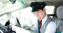 タクシー運転手が「道わからない」と遠回り、返金してもらえる？弁護士の答えは