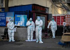 中国、新型コロナ感染急増に備える機会逃す
