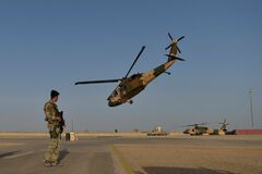 アフガン軍兵士、米提供の航空機で国外脱出していた