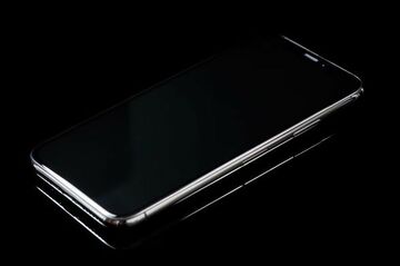 アップルのiPhoneプライバシー問題対策は不十分