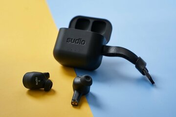 スウェーデン発！　4色カラバリがおしゃれな1万円台ノイキャン対応完全ワイヤレス