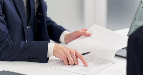 職場で出世する人が「社内ビジネス文書」に絶対に書かないこと＜最短出世中・現役メガバンカーが教える＞