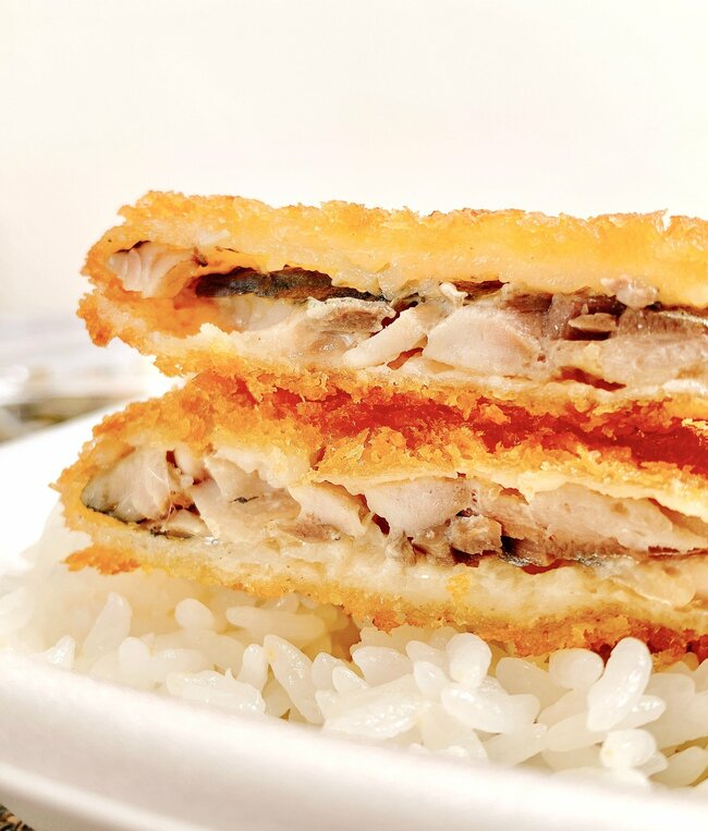 「やるじゃん!」「本当に世界一うまい」ほっともっとの“よくばりすぎる弁当”おかず2種盛りでまんぞく感がスゴい!「アツアツでした」