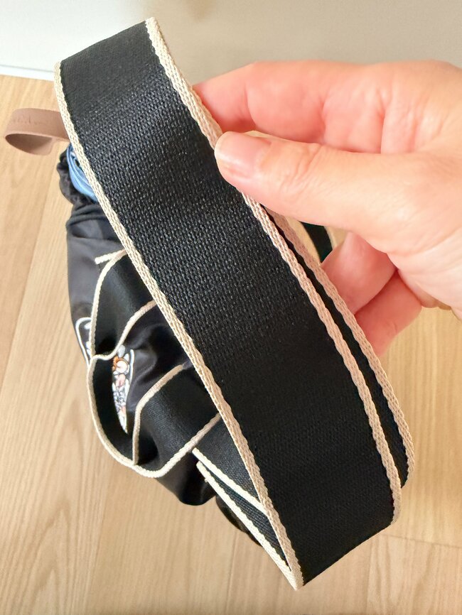 しまむら×トムとジェリーの「ポケットたくさんバッグ」大人かわいいのに収納力スゴすぎるの!