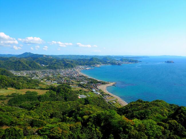 UFOの残骸か？ヤマトタケルの遺物か？千葉県・鋸山の麓に祀られる「謎の円盤」〈再配信〉