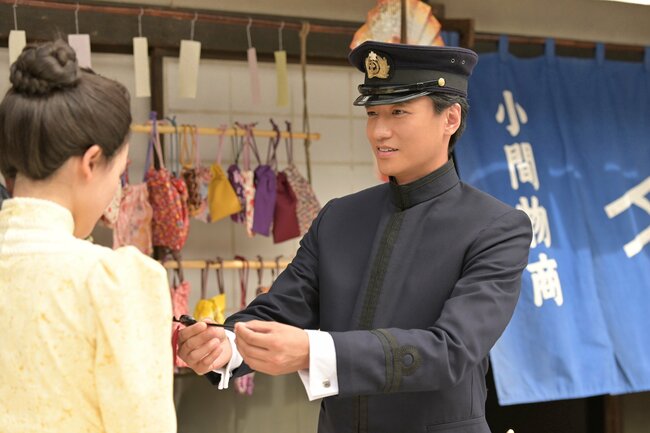 坂東彌十郎演じる役は「不思議の国のアリス」のうさぎみたい!?“知られざる偉人”の役割とは〈風、薫る第14回〉