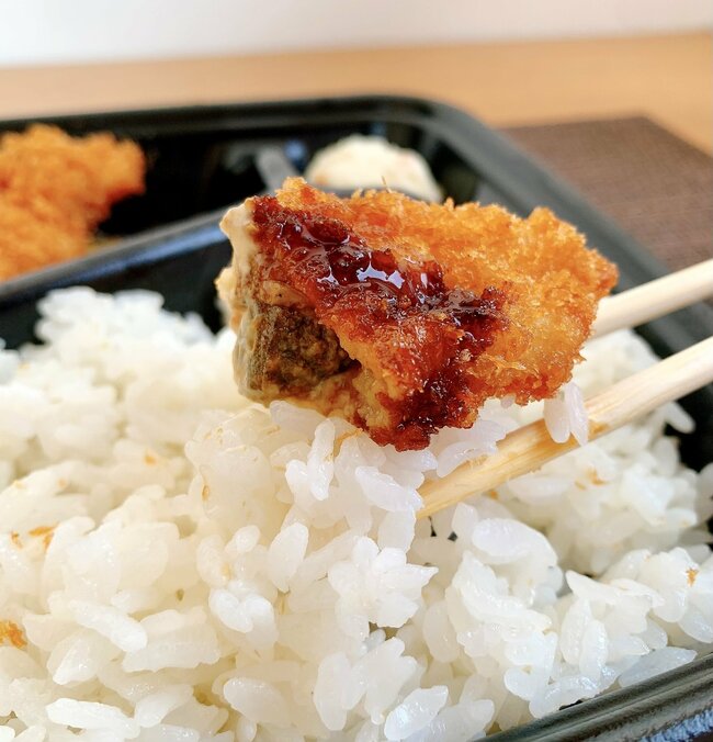 さすがに贅沢すぎない…？ほっともっとの“牡蠣てんこ盛り弁当”白米とビールが止まらないよ！《実食レビュー》