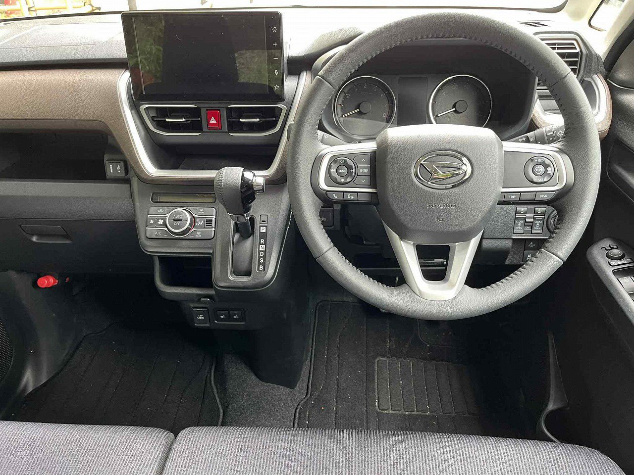 運転席に座ってみると、視界がよく運転しやすい