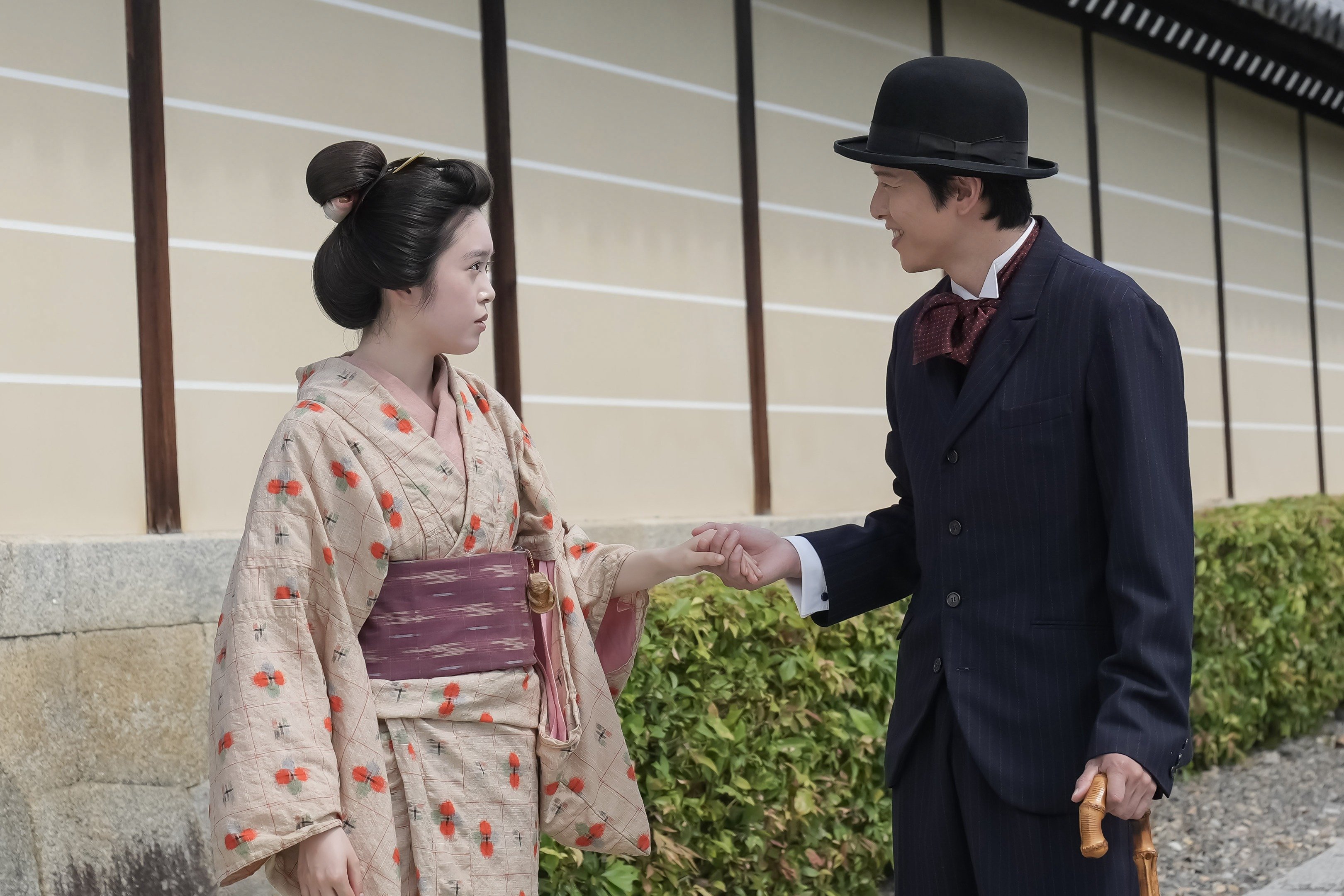 「おトキちゃん、乗って」ピンチを救う人力車の王子様!銀二郎(寛一郎)の“おサボりランデブー”、なのにトキ(高石あかり)の表情は…〈寛一郎コメント付き・ばけばけ第19回〉