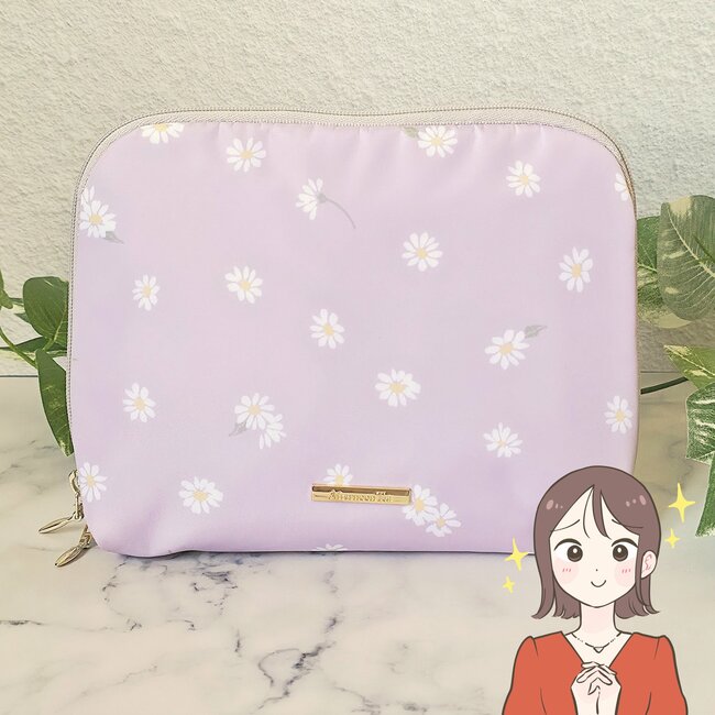 お薬や手帳がまるっと入る…！アフタヌーンティー“仕切り付きポーチ”小物がスッキリまとめられて嬉しい！