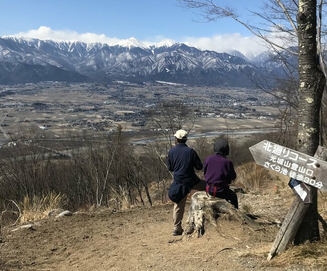 登山歴60年の達人が陶酔する6つの冬山、白く輝く雄大なパノラマ